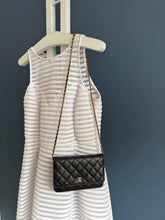 Lade das Bild in den Galerie-Viewer, CHANEL WOC
