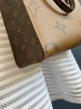 Lade das Bild in den Galerie-Viewer, LOUIS VUITTON ONTHEGO PM
