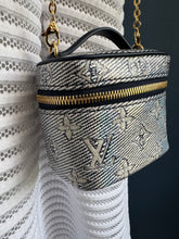 Lade das Bild in den Galerie-Viewer, LOUIS VUITTON MICRO VANITY
