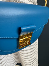 Lade das Bild in den Galerie-Viewer, MCM PATRICIA CROSSBODY
