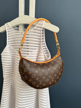 Lade das Bild in den Galerie-Viewer, LOUIS VUITTON LOOPING
