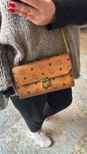 Lade das Bild in den Galerie-Viewer, MCM MILLIE BAG

