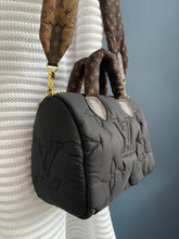 Lade das Bild in den Galerie-Viewer, LOUIS VUITTON SPEEDY 25 PILLOW
