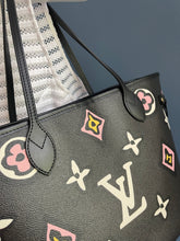 Lade das Bild in den Galerie-Viewer, LOUIS VUITTON NEVERFULL GIANT WILD AT HEART
