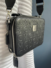 Lade das Bild in den Galerie-Viewer, MCM CAMERA BAG
