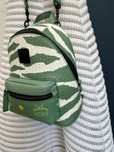 Lade das Bild in den Galerie-Viewer, MCM MINI RUCKSACK
