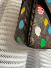 Lade das Bild in den Galerie-Viewer, LOUIS VUITTON MÉTIS YAYOI KUSAMA DOTS
