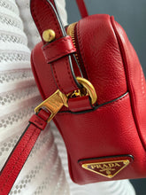 Lade das Bild in den Galerie-Viewer, PRADA CROSSBODY
