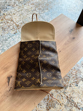 Lade das Bild in den Galerie-Viewer, LOUIS VUITTON SCHMUCKETUI
