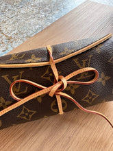 Lade das Bild in den Galerie-Viewer, LOUIS VUITTON SCHMUCKETUI
