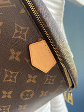 Lade das Bild in den Galerie-Viewer, LOUIS VUITTON BUMBAG
