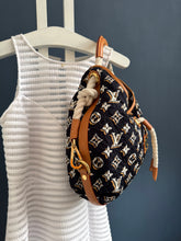 Lade das Bild in den Galerie-Viewer, LOUIS VUITTON BULLES MM
