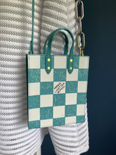 Lade das Bild in den Galerie-Viewer, LOUIS VUITTON SAC PLAT XS
