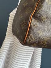 Lade das Bild in den Galerie-Viewer, LOUIS VUITTON SPEEDY 40
