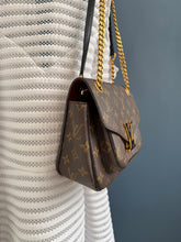 Lade das Bild in den Galerie-Viewer, LOUIS VUITTON PASSY
