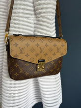 Lade das Bild in den Galerie-Viewer, LOUIS VUITTON MÉTIS REVERSE
