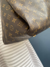 Lade das Bild in den Galerie-Viewer, LOUIS VUITTON ARTSY MM
