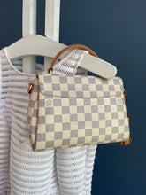 Lade das Bild in den Galerie-Viewer, LOUIS VUITTON CROISETTE
