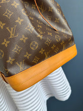 Lade das Bild in den Galerie-Viewer, LOUIS VUITTON NOÉ GRANDE
