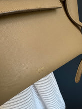 Lade das Bild in den Galerie-Viewer, CÉLINE BELT MEDIUM
