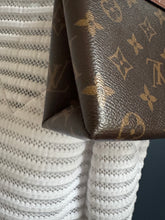 Lade das Bild in den Galerie-Viewer, LOUIS VUITTON LOCKY BB
