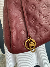 Lade das Bild in den Galerie-Viewer, LOUIS VUITTON ARTSY EMPREINTE
