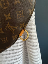 Lade das Bild in den Galerie-Viewer, LOUIS VUITTON BUMBAG
