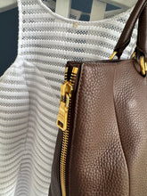 Lade das Bild in den Galerie-Viewer, PRADA VITELLO DAINO SHOPPER
