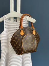 Lade das Bild in den Galerie-Viewer, LOUIS VUITTON ELLIPSE PM
