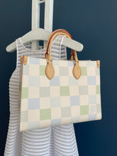 Lade das Bild in den Galerie-Viewer, LOUIS VUITTON ONTHEGO MM
