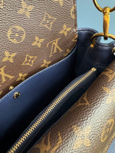 Lade das Bild in den Galerie-Viewer, LOUIS VUITTON DOUBLE V
