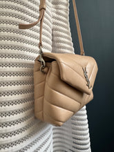 Lade das Bild in den Galerie-Viewer, YSL LOULOU TOY
