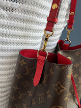 Lade das Bild in den Galerie-Viewer, LOUIS VUITTON NÉONOÉ MM

