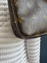 Lade das Bild in den Galerie-Viewer, LOUIS VUITTON POCHETTE ACCESSOIRES
