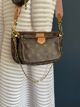 Lade das Bild in den Galerie-Viewer, LOUIS VUITTON MULTI POCHETTE
