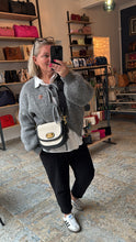 Lade das Bild in den Galerie-Viewer, MCM MÜNCHEN CROSSBODY
