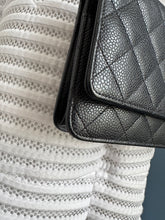 Lade das Bild in den Galerie-Viewer, CHANEL WOC
