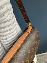 Lade das Bild in den Galerie-Viewer, LOUIS VUITTON MÉTIS
