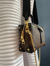 Lade das Bild in den Galerie-Viewer, LOUIS VUITTON PETITE MALLE SOUPLE
