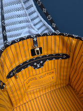 Lade das Bild in den Galerie-Viewer, LOUIS VUITTON NEVERFULL JUNGLE

