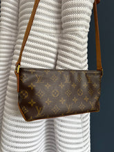 Lade das Bild in den Galerie-Viewer, LOUIS VUITTON TROTTRUR
