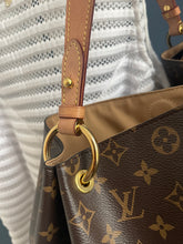 Lade das Bild in den Galerie-Viewer, LOUIS VUITTON GRACEFUL MM
