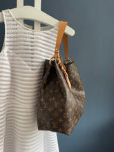 Lade das Bild in den Galerie-Viewer, LOUIS VUITTON GRACEFUL MM
