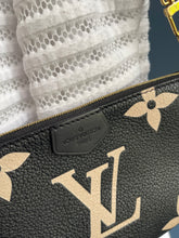 Lade das Bild in den Galerie-Viewer, LOUIS VUITTON MINI POCHETTE BICOLOR
