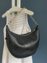 Lade das Bild in den Galerie-Viewer, LOUIS VUITTON LOOP HOBO
