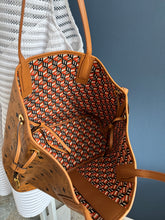 Lade das Bild in den Galerie-Viewer, MCM SHOPPER MEDIUM
