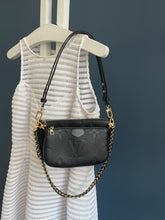 Lade das Bild in den Galerie-Viewer, LOUIS VUITTON MULTI POCHETTE EMPREINTE
