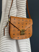 Lade das Bild in den Galerie-Viewer, MCM PATRICIA BAG
