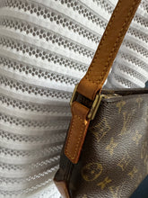 Lade das Bild in den Galerie-Viewer, LOUIS VUITTON TROTTRUR
