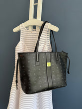 Lade das Bild in den Galerie-Viewer, MCM SHOPPER MEDIUM
